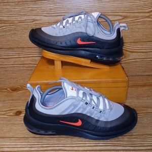 2018 Nike Air Max Axis